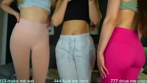 Snapshot of sophydiva chatting on June 12, 5:28 am Sophydiva online show from June 12, 5:28 am