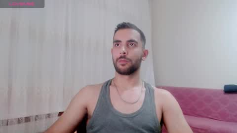 luis online show from December 17, 9:43 pm