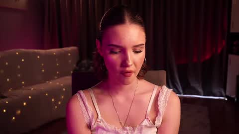 sylene online show from December 15, 3:49 pm