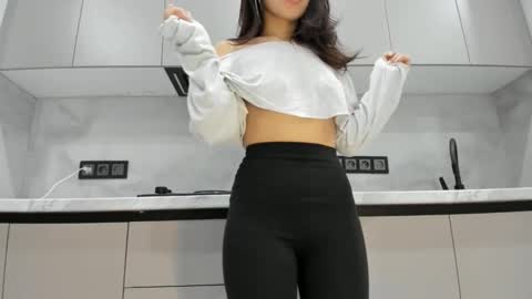 Snapshot of soul_mi chatting on November 6, 8:32 pm Mia online show from November 6, 8:32 pm