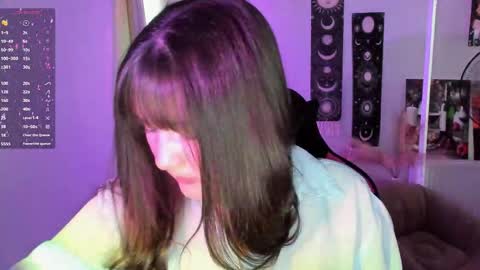 Snapshot of sour_cherry_ chatting on May 31, 12:12 pm Jennie online show from May 31, 12:12 pm