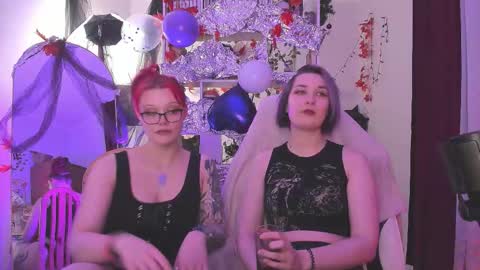 Leah online show from December 15, 4:22 pm