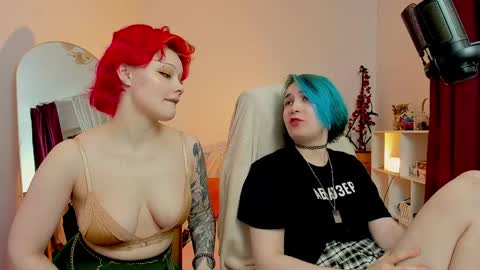 Leah online show from March 11, 5:19 pm