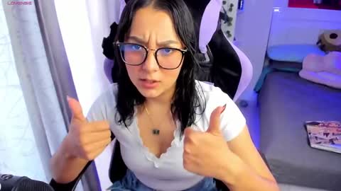 Lili online show from December 16, 8:37 pm