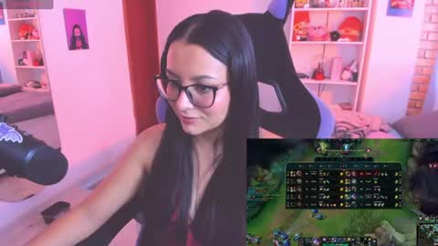 Snapshot of soy___lili chatting on June 19, 4:33 pm Lili online show from June 19, 4:33 pm