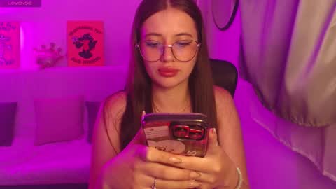 Snapshot of soy_abbyy chatting on October 2, 2:40 am Abby online show from October 2, 2:40 am