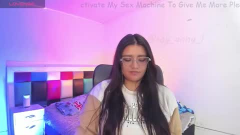 Snapshot of soy_anny_777 chatting on May 27, 4:53 am ANNY online show from May 27, 4:53 am