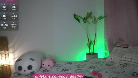 Snapshot of soy_destiny1 chatting on May 18, 1:45 am ig soy destiny1 online show from May 18, 1:45 am