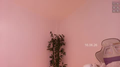 Snapshot of soy_mariana_ chatting on June 17, 2:25 am M A R I A N A online show from June 17, 2:25 am