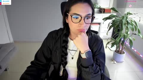 Snapshot of soyabby_ chatting on January 7, 9:35 pm Luisa online show from January 7, 9:35 pm