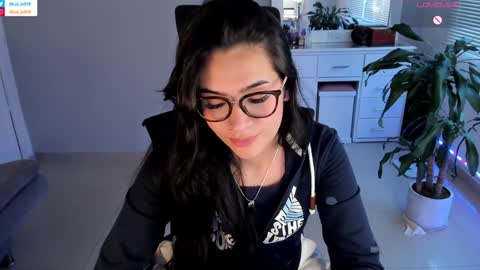 Snapshot of soyabby_ chatting on January 15, 10:35 pm Luisa online show from January 15, 10:35 pm