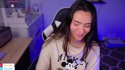 Snapshot of soyabby_ chatting on December 14, 8:57 pm Luisa online show from December 14, 8:57 pm