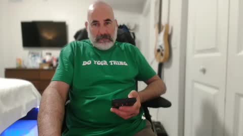 Snapshot of soyelpoti79 chatting on December 30, 1:26 am WhiteWolfFL online show from December 30, 1:26 am