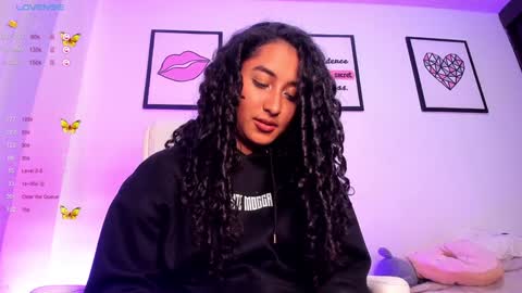 Juliana online show from February 4, 7:00 pm