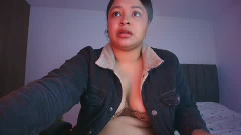 Snapshot of soynerea chatting on June 1, 4:03 am online show from June 1, 4:03 am