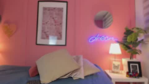 Snapshot of soysaraa_ chatting on June 11, 5:38 am Aleja online show from June 11, 5:38 am