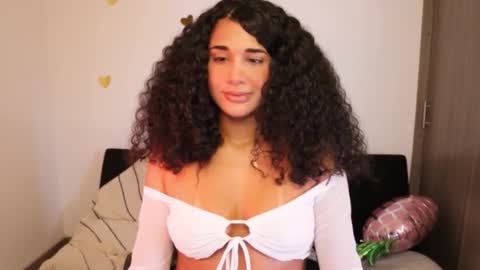 Snapshot of soytropicalfruit chatting on December 17, 8:43 pm You want to talk to me more personal follow me in My Channel VIP 50 the discount online show from December 17, 8:43 pm