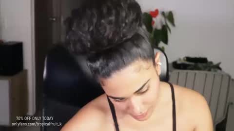 Snapshot of soytropicalfruit chatting on September 12, 11:48 pm You want to talk to me more personal follow me in My Channel VIP 50 the discount online show from September 12, 11:48 pm