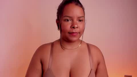 Snapshot of soytucolor chatting on August 3, 7:50 pm Paula add me on snap online show from August 3, 7:50 pm
