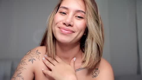 Snapshot of soytulu_ chatting on December 2, 1:25 am brisa  s online show from December 2, 1:25 am