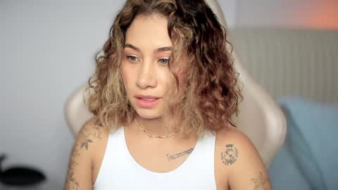 Snapshot of soytulu_ chatting on December 19, 3:19 pm brisa  s online show from December 19, 3:19 pm