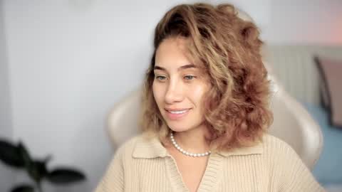 Snapshot of soytulu_ chatting on December 30, 3:47 am brisa  s online show from December 30, 3:47 am