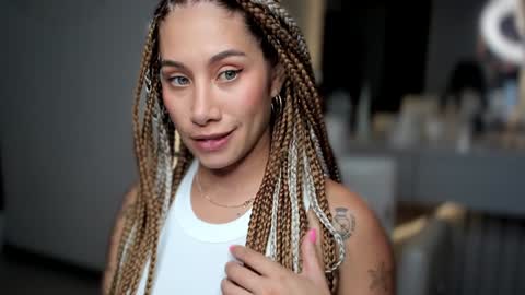 Snapshot of soytulu_ chatting on January 17, 2:50 am brisa  s online show from January 17, 2:50 am