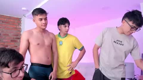 Gabo Lucas and Justin online show from June 19, 7:28 pm