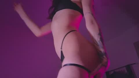 Snapshot of space_x_roxy chatting on December 10, 7:11 pm Roxy online show from December 10, 7:11 pm