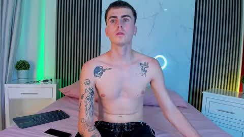 spaceboy_1 online show from March 14, 10:59 pm