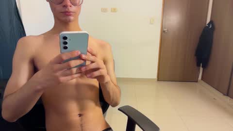 Snapshot of spaiseebuhnaanuh chatting on September 15, 9:53 am Roger online show from September 15, 9:53 am