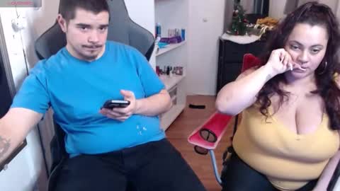 spanishcouple4255 online show from December 20, 7:54 pm