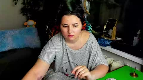 Snapshot of spanking_girls chatting on May 12, 9:34 pm Evgenia online show from May 12, 9:34 pm