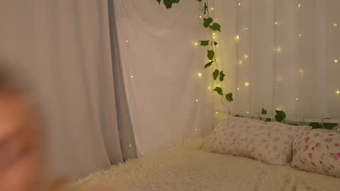 Snapshot of sparks__daisy chatting on January 23, 12:30 pm DAISY online show from January 23, 12:30 pm