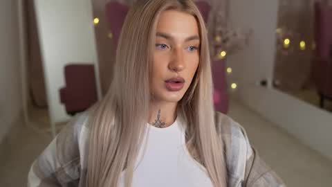 Snapshot of sparks__daisy chatting on March 11, 4:40 pm DAISY online show from March 11, 4:40 pm