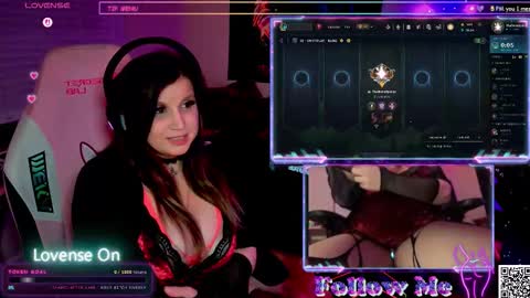 Snapshot of sparksafterdark chatting on January 9, 10:29 am sparksafterdark online show from January 9, 10:29 am