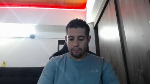 Snapshot of spartacus_cam chatting on June 5, 5:36 am online show from June 5, 5:36 am
