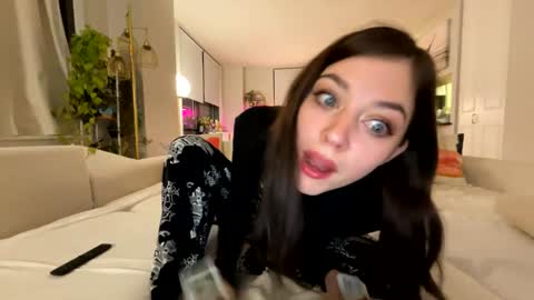 Snapshot of spectralmatter chatting on February 22, 11:58 pm m online show from February 22, 11:58 pm