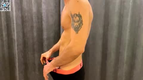 Snapshot of speed_god chatting on October 29, 10:33 pm Alex online show from October 29, 10:33 pm