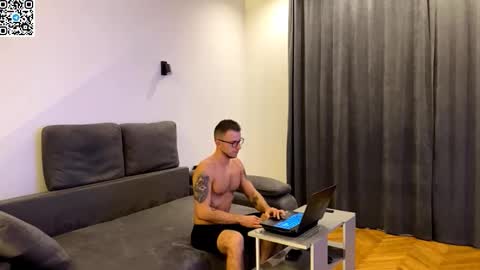 Snapshot of speed_god chatting on November 11, 9:15 pm Alex online show from November 11, 9:15 pm