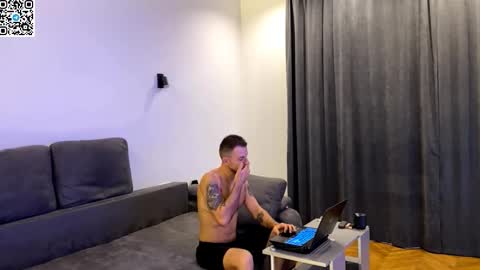 Snapshot of speed_god chatting on November 12, 9:03 pm Alex online show from November 12, 9:03 pm