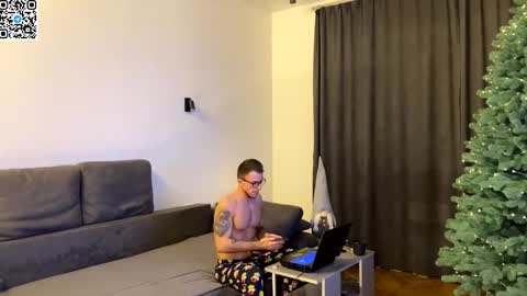 Snapshot of speed_god chatting on December 15, 9:08 pm Alex online show from December 15, 9:08 pm