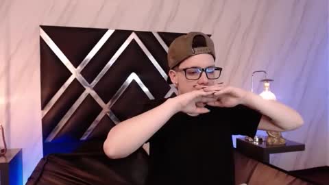 spencerm_ online show from December 15, 9:08 pm