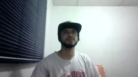 sperm_donor94 online show from December 19, 9:33 pm