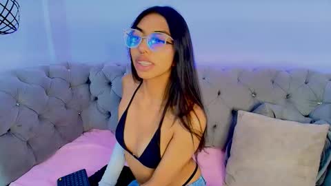 Snapshot of sphere_01 chatting on September 14, 5:06 am sphere_01 online show from September 14, 5:06 am