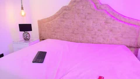 Snapshot of sphere_01 chatting on November 10, 4:11 am sphere_01 online show from November 10, 4:11 am