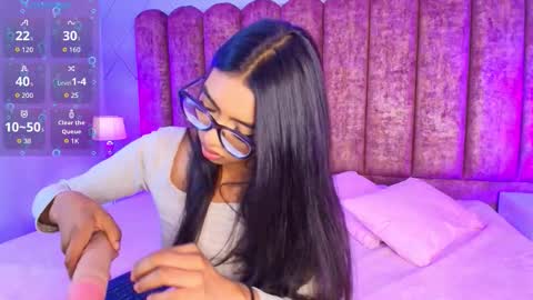 Snapshot of sphere_01 chatting on November 17, 3:56 am sphere_01 online show from November 17, 3:56 am