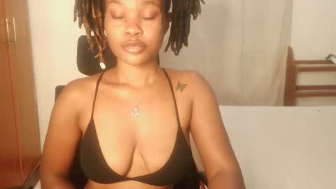 Snapshot of spicy_kerrine chatting on March 10, 11:38 pm Spicy kerrine online show from March 10, 11:38 pm