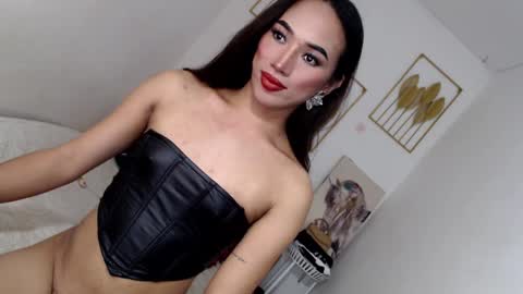 Alora online show from December 10, 10:05 pm