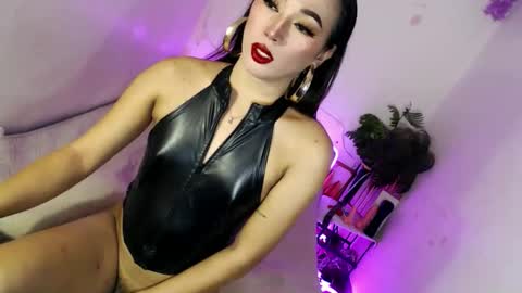 Alora online show from December 15, 6:50 am